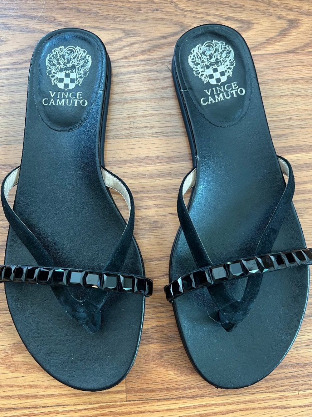 Vince Camuto Women’s Black Thong Sandals Rhinestone Suede Leather 9/39